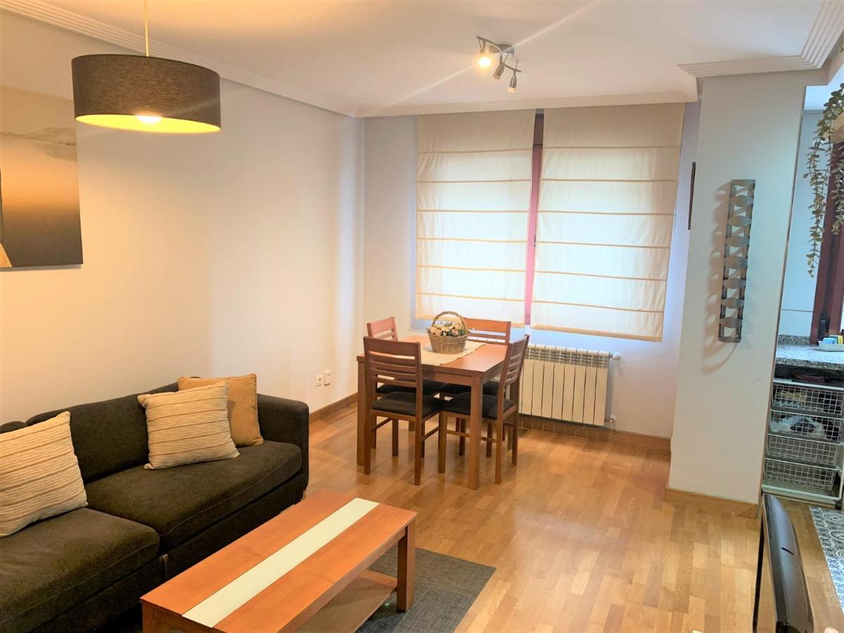 Appartamento Apartamento La Losa Oviedo Esterno foto