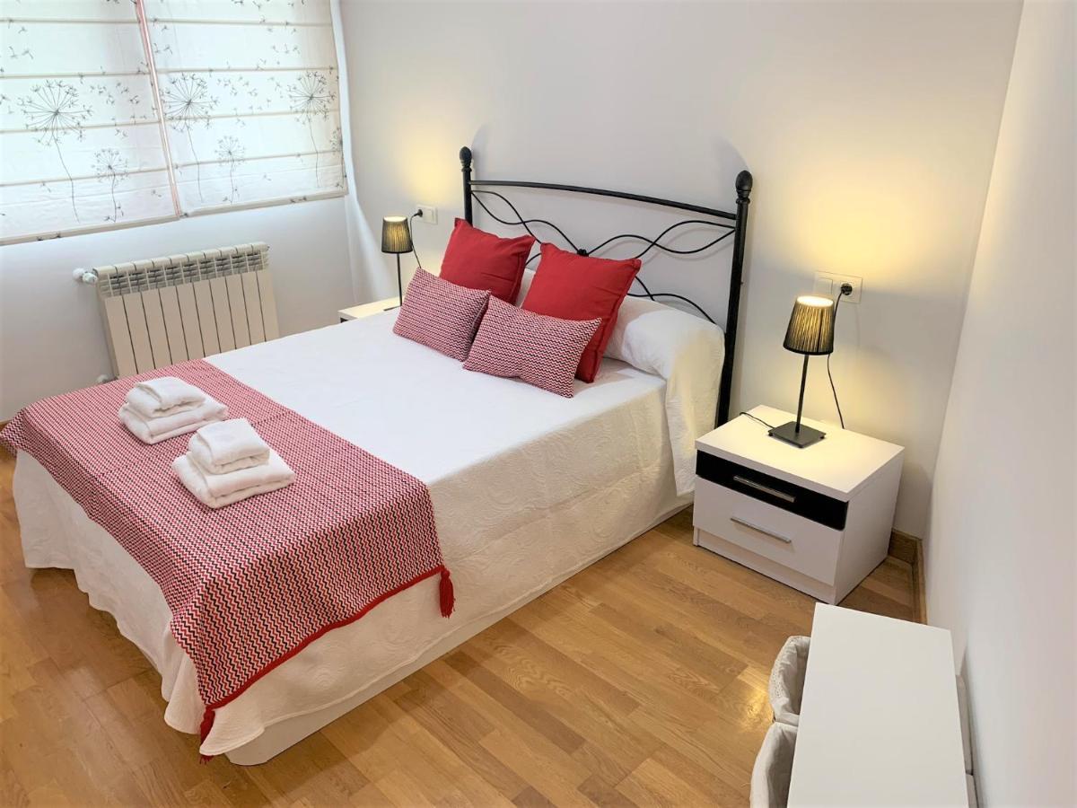 Appartamento Apartamento La Losa Oviedo Esterno foto